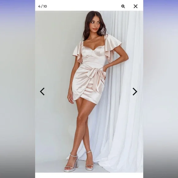 Selfie Leslie Aphrodite Molded Bust Angel Sleeve Wrap Dress Cream NEW Size Small - Picture 11 of 12